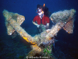 In 1980's we found this  very big anchor. Maybe it is fro... by Alberto Romeo 